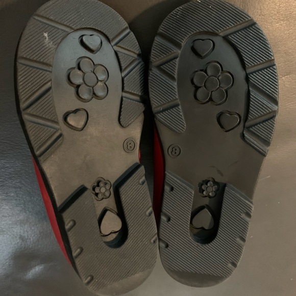 Designer Touch by Baby Deer Red Trap Shoes, Size 8 - Picture 5 of 7